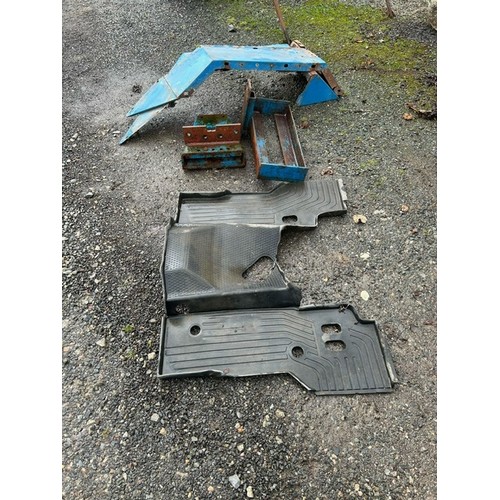 1677 - Various Ford 10 series parts