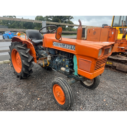 1718D - Kubota L2201 compact tractor. Showing 1462 hours