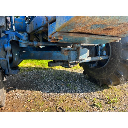 1679 - Fordson Major 4WD tractor. 6 Cylinder, runs well, good tyres. High rise pto Fitted with raised pto. ... 