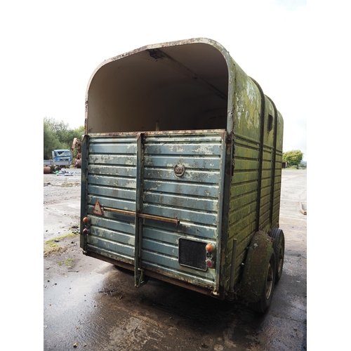 11 - Rice horsebox trailer