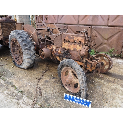 84 - Allis Chalmers U tractor for spares