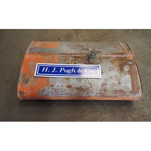 39 - Allis Chalmers fuel tank