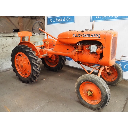 87 - Allis Chalmers B tractor. Petrol paraffin. Engine is free. Fitted with wishbone front axle, good rea... 