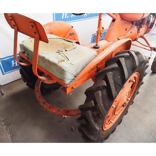 87 - Allis Chalmers B tractor. Petrol paraffin. Engine is free. Fitted with wishbone front axle, good rea... 