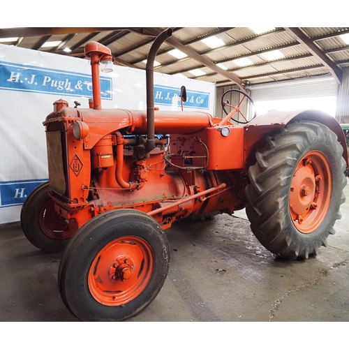 89 - Allis Chalmers U tractor. 1949. Engine free. Fitted with pto. Reg 832 YYC. V5