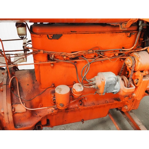 89 - Allis Chalmers U tractor. 1949. Engine free. Fitted with pto. Reg 832 YYC. V5