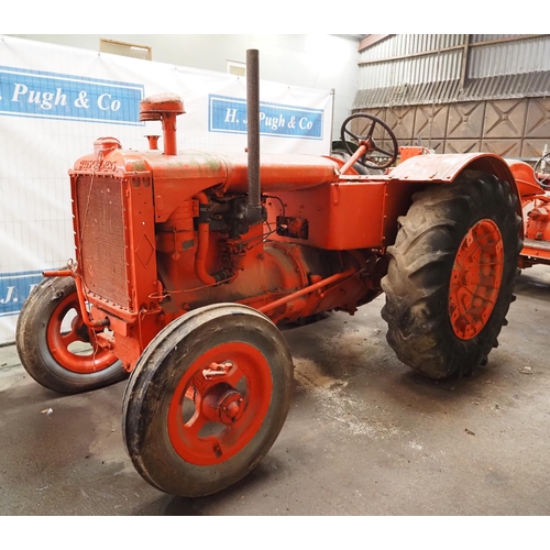 90 - Allis Chalmers U tractor. Engine is free. Fitted with pto