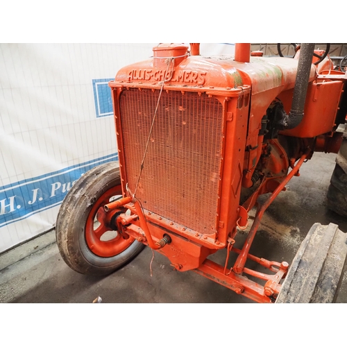 90 - Allis Chalmers U tractor. Engine is free. Fitted with pto