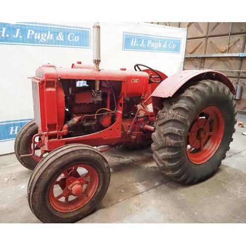 92 - International W-14 Tractor. Engine is free. Fitted with PTO