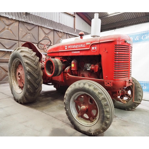 94 - International W-9 Standard tractor. Engine is free. Fitted with Hesford winch. Originally Supplied b... 