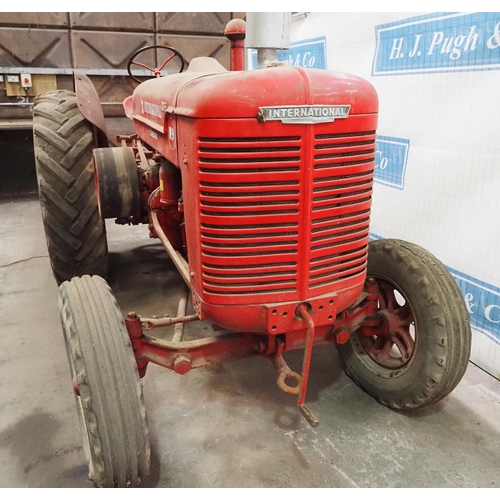 94 - International W-9 Standard tractor. Engine is free. Fitted with Hesford winch. Originally Supplied b... 