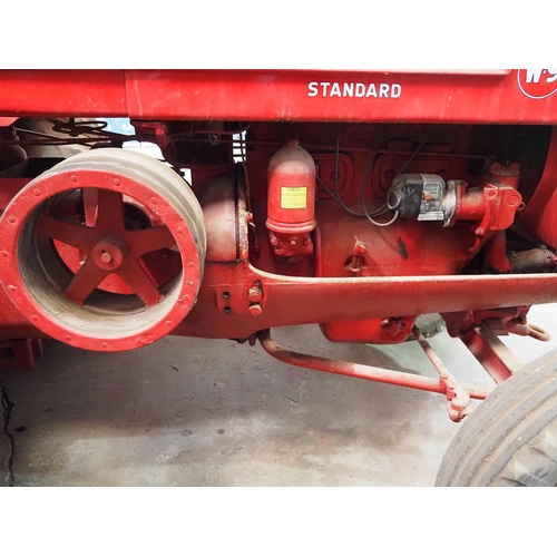 94 - International W-9 Standard tractor. Engine is free. Fitted with Hesford winch. Originally Supplied b... 