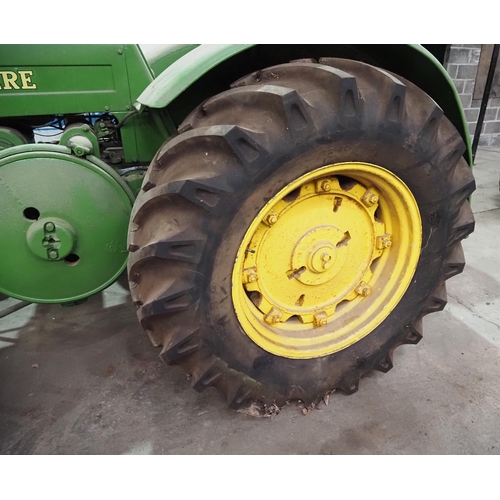 95 - John Deere styled D tractor. With starter motor. Good rear tyres. Fitted with pto