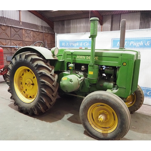 95 - John Deere styled D tractor. With starter motor. Good rear tyres. Fitted with pto