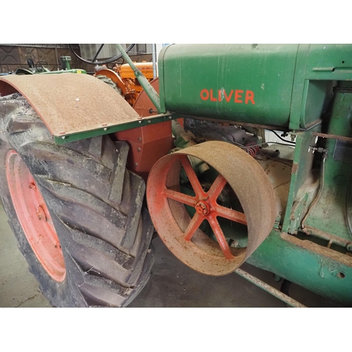 98 - Oliver 90 Tractor. Engine is free. Good front tyres. S/n 511531C66