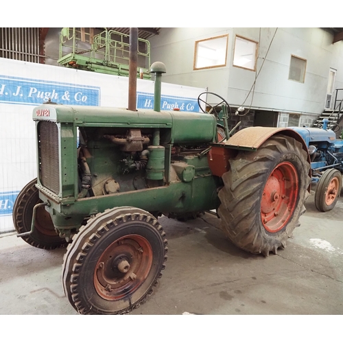 98 - Oliver 90 Tractor. Engine is free. Good front tyres. S/n 511531C66