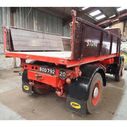 121 - Foden DG Gardner 5LW 3 Way tipper lorry. 1935/36. Runs and drives. 1999CC. Chassis  No-17162.
This l... 