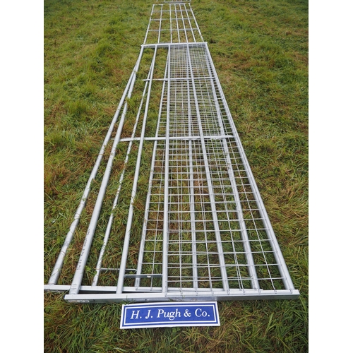 130 - Half mesh gates 14ft - 2