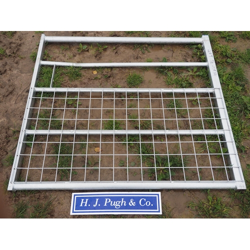 143 - Half mesh gate 4ft - 1