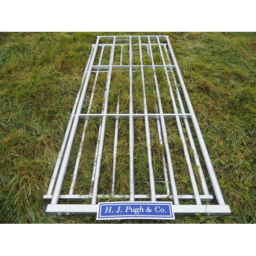 220 - Heavy duty 7 bar cattle gate 9ft - 1 + 8ft - 1