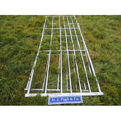 226 - Galvanised 7 bar gate 8ft - 1 + 10ft - 1