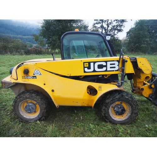 642 - JCB 520-40 with pallet tines. 2011. Showing 10742 hours. In daily work