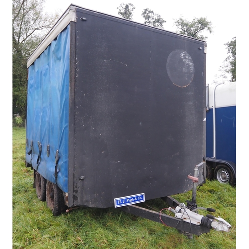 649 - Curtainside trailer 10' x 7'7