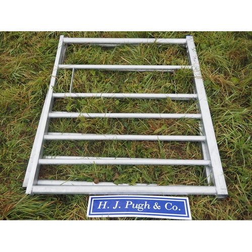 101 - Galvanised 7 bar gates 3ft - 2