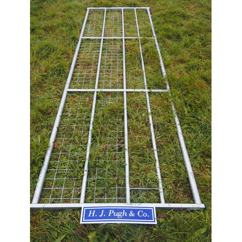 104 - Half mesh gate 12ft - 1