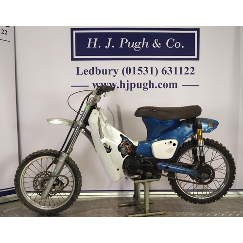 Honda C70 custom scrambler. 1977. 125cc Engine turns over with compression. Reg. PGL 235R. V5. No ke