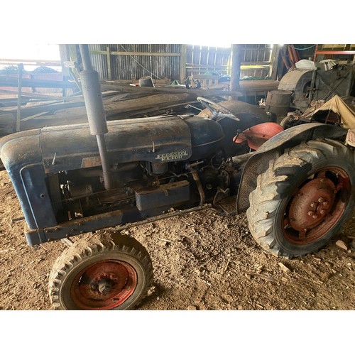 135 - Fordson Major KFD 52 orchard tractor. Petrol industrial spec. S/No. 1264417, built 31/8/1953. Starts... 