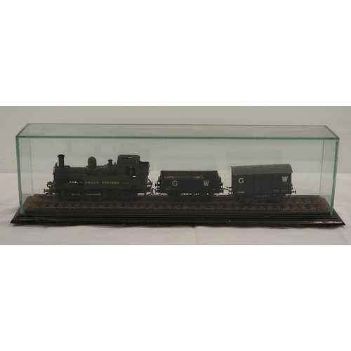 34 - Great Western Railway 4842 model locomotive and tenders 19