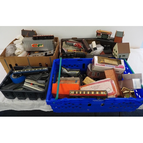 41 - Quantity of model carriages, locomotive, buildings, etc.