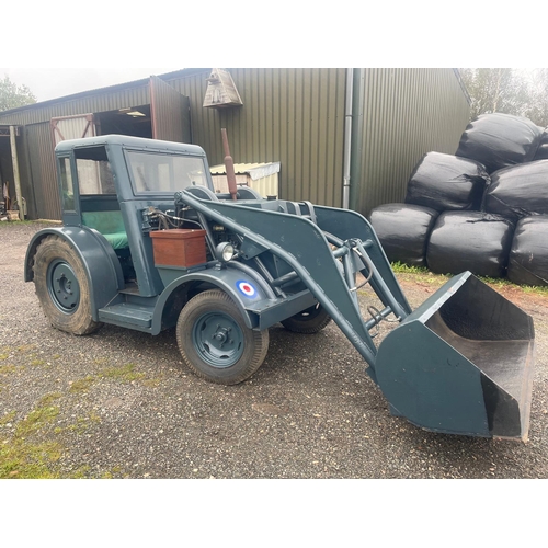 136 - David Brown Taskmaster Mobile Mechanical Shove tractor. 
This extremely rare tractor comes with a lo... 