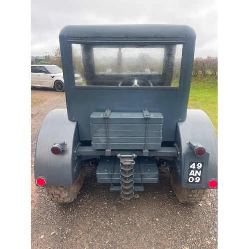 136 - David Brown Taskmaster Mobile Mechanical Shove tractor. 
This extremely rare tractor comes with a lo... 