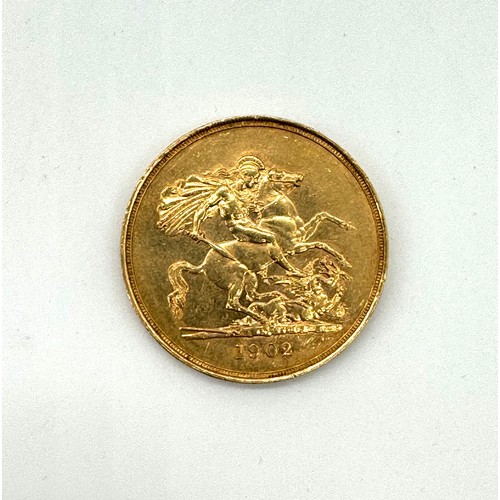 397 - Rare £5 1902 gold sovereign. Approx. 40g