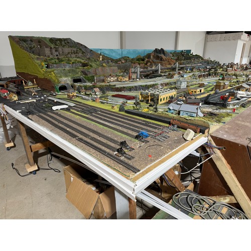 63A - OO Gauge scale model railway layout with detailed scenery including bridges, castles, stations, vehi... 