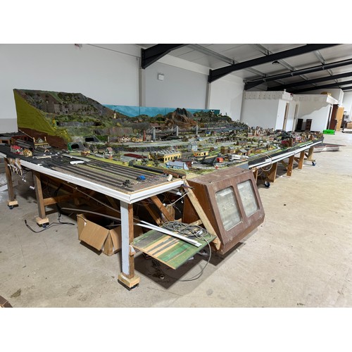 63A - OO Gauge scale model railway layout with detailed scenery including bridges, castles, stations, vehi... 