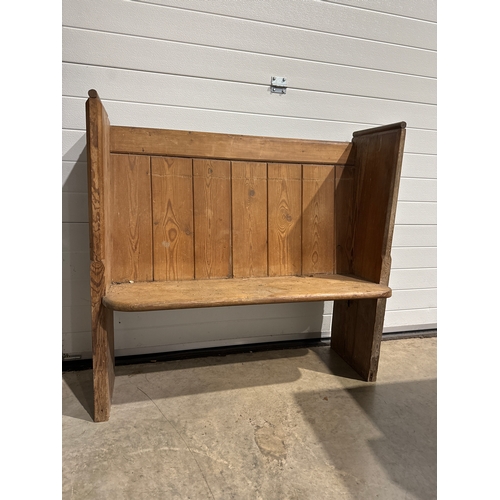 583 - Small pine pew