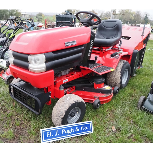 12 - Westwood S1400 petrol garden tractor. Key in office