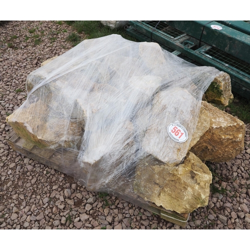 561 - Pallet of Cotswold rockery stones