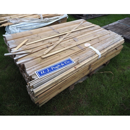 1012 - Finely sawn timbers 1.75m x30x10 - approx. 650