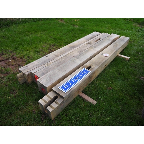 1078 - Mixed machined oak beams average 2.0m - 4