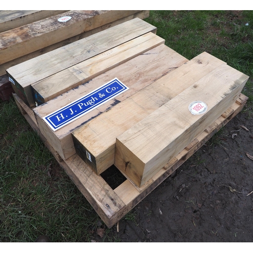 Pallet of oak beams average 1.0m - 5