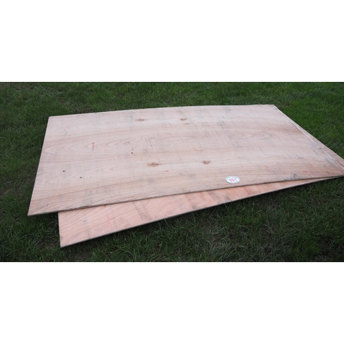 961 - Plyboard sheets