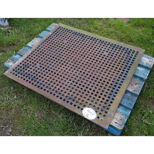 998B - Grating 3 x 3ft