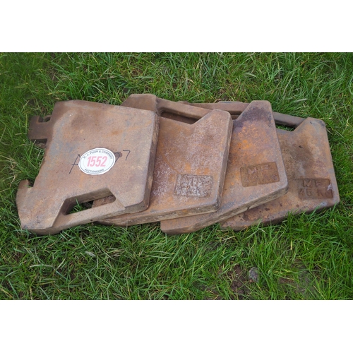 1552 - Massey Ferguson 45kg wafer weights - 4