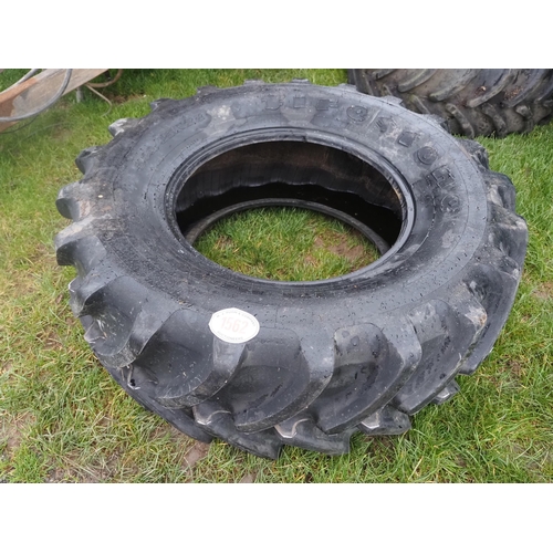 1562 - Firestone 540/65R24 tyre