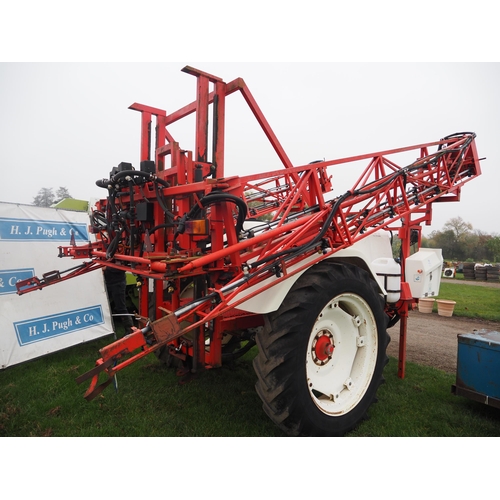 1574 - Gem Selftrak 2200L 20m crop sprayer