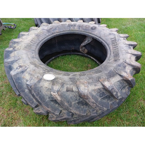 1558 - Trelleborg 650/65R38 tyre